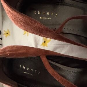 The buckle elastic is wearing off but it works well